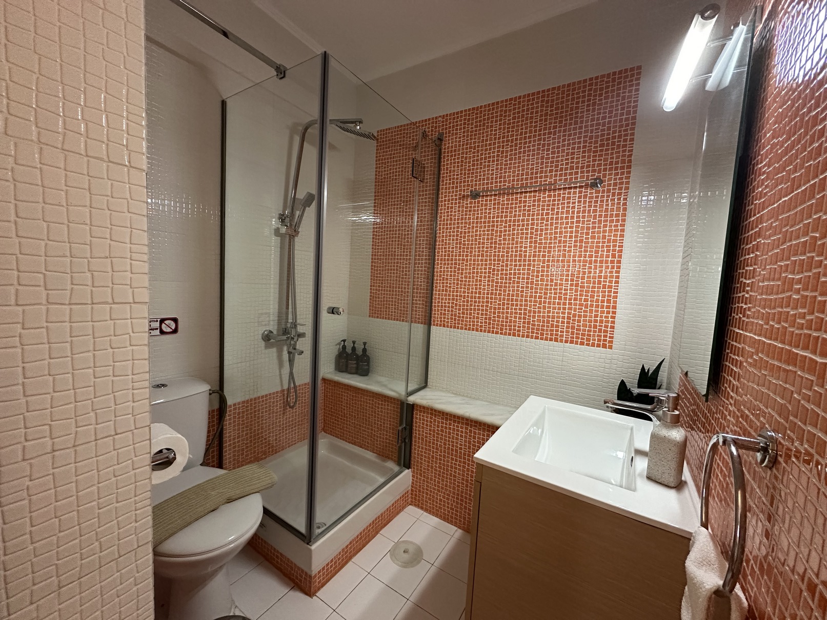 N2 - Triple Room - One bedroom and sea view balcony